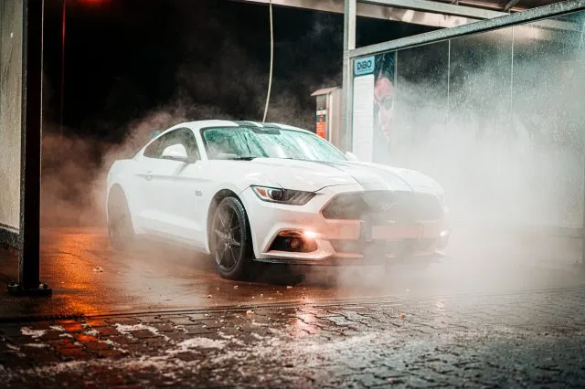 Białe auto – jak utrzymać je w czystości?