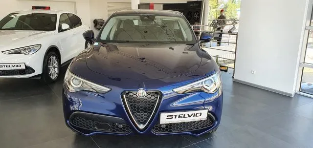 Moc na czterech kołach: Stelvio TI MY20