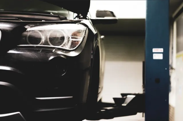 Jesteś pasjonatom motoryzacji? Znajdź swoją wymarzoną pracę w BMW.